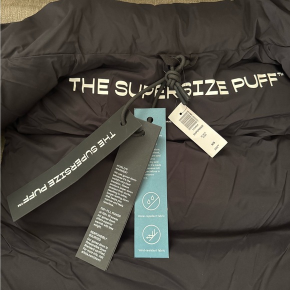 Aritzia- The Supersize Puff Vest- Black - Picture 3 of 6